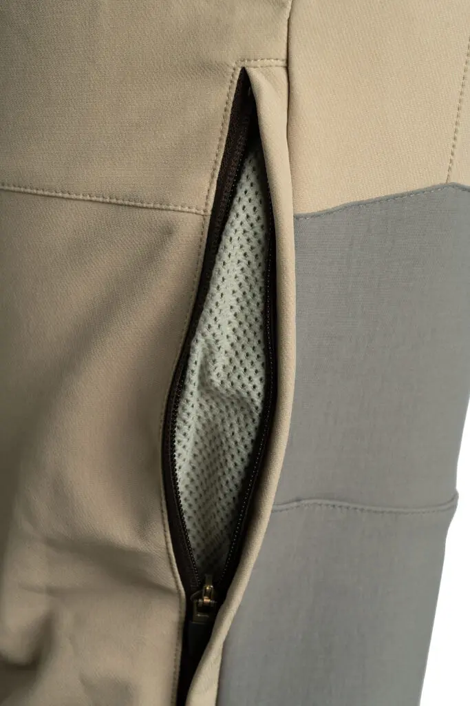 Side seam vent zips