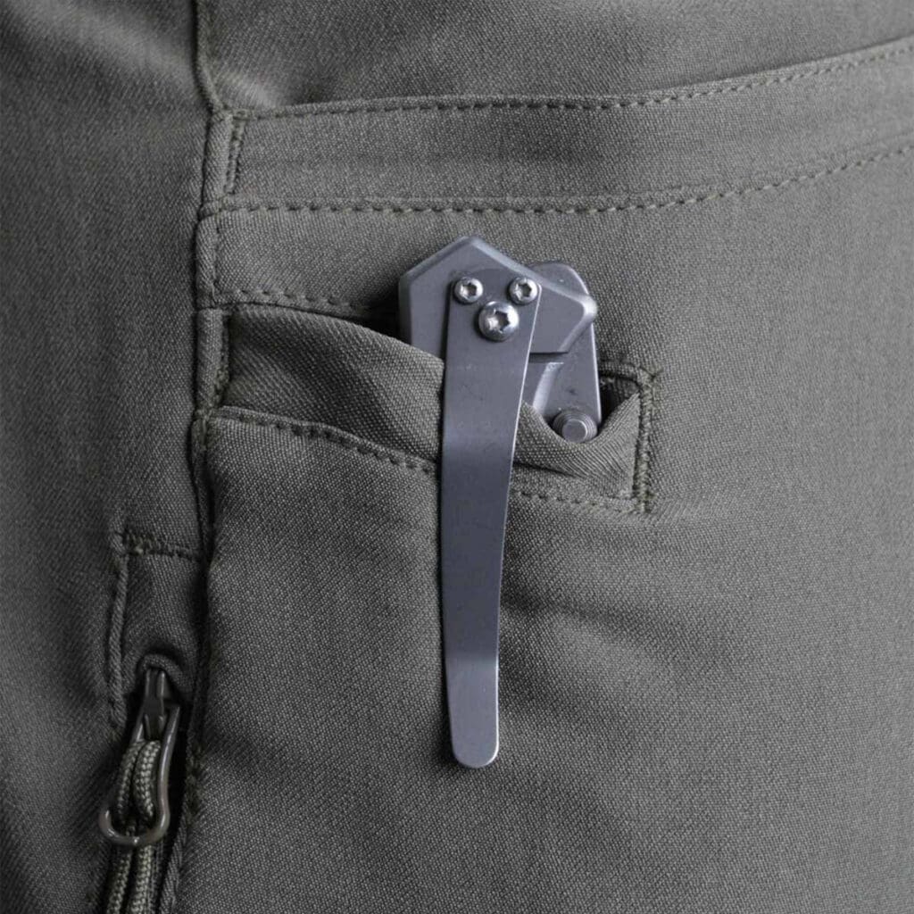 Updated knife pocket