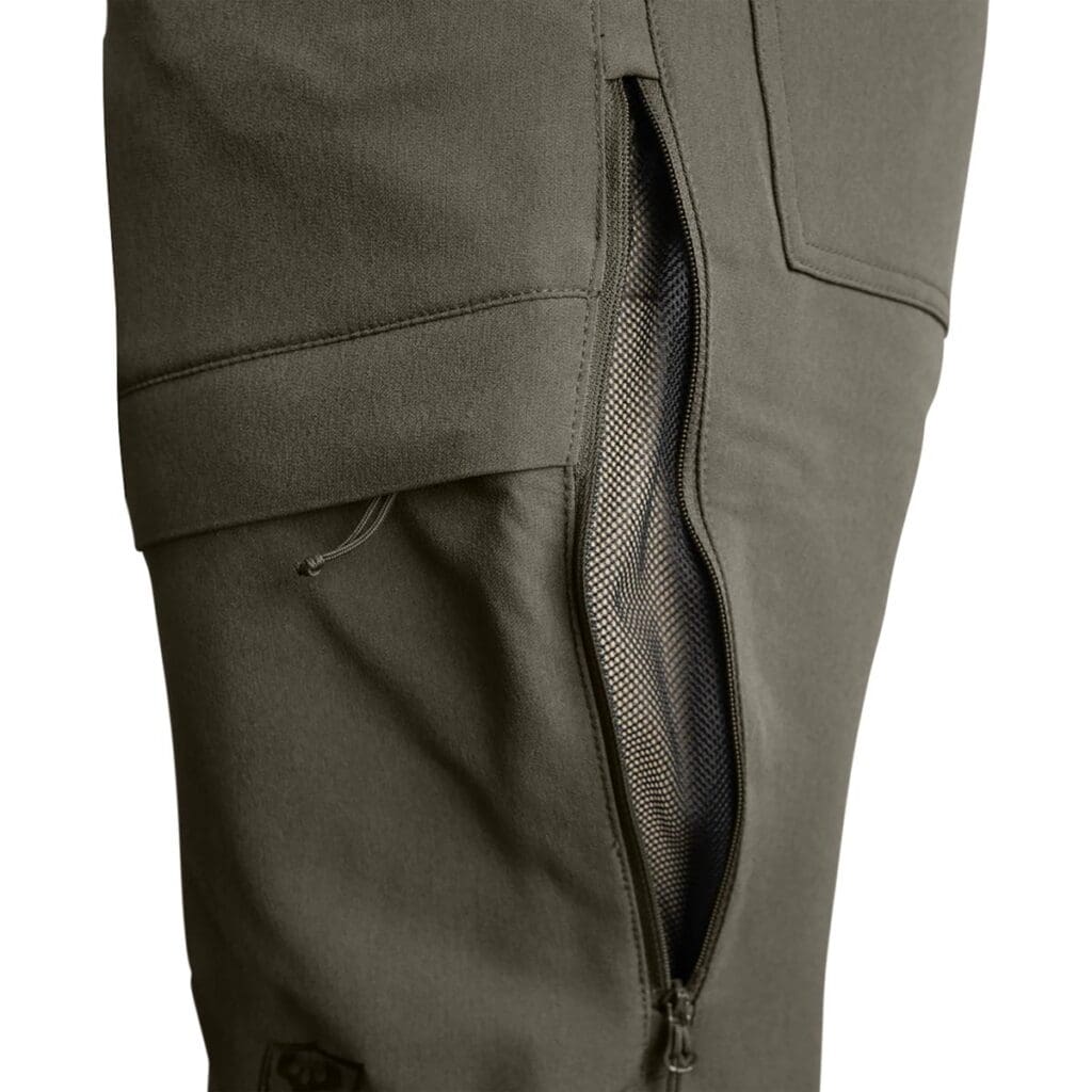 Side seam vent zips